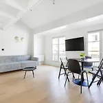 Charming Air-Conditioned Apt For A Cosy Atmosphere